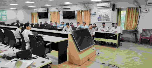 महिला एवं बाल विकास निगम द्वारा संचालित योजनाओं की समीक्षात्मक बैठक